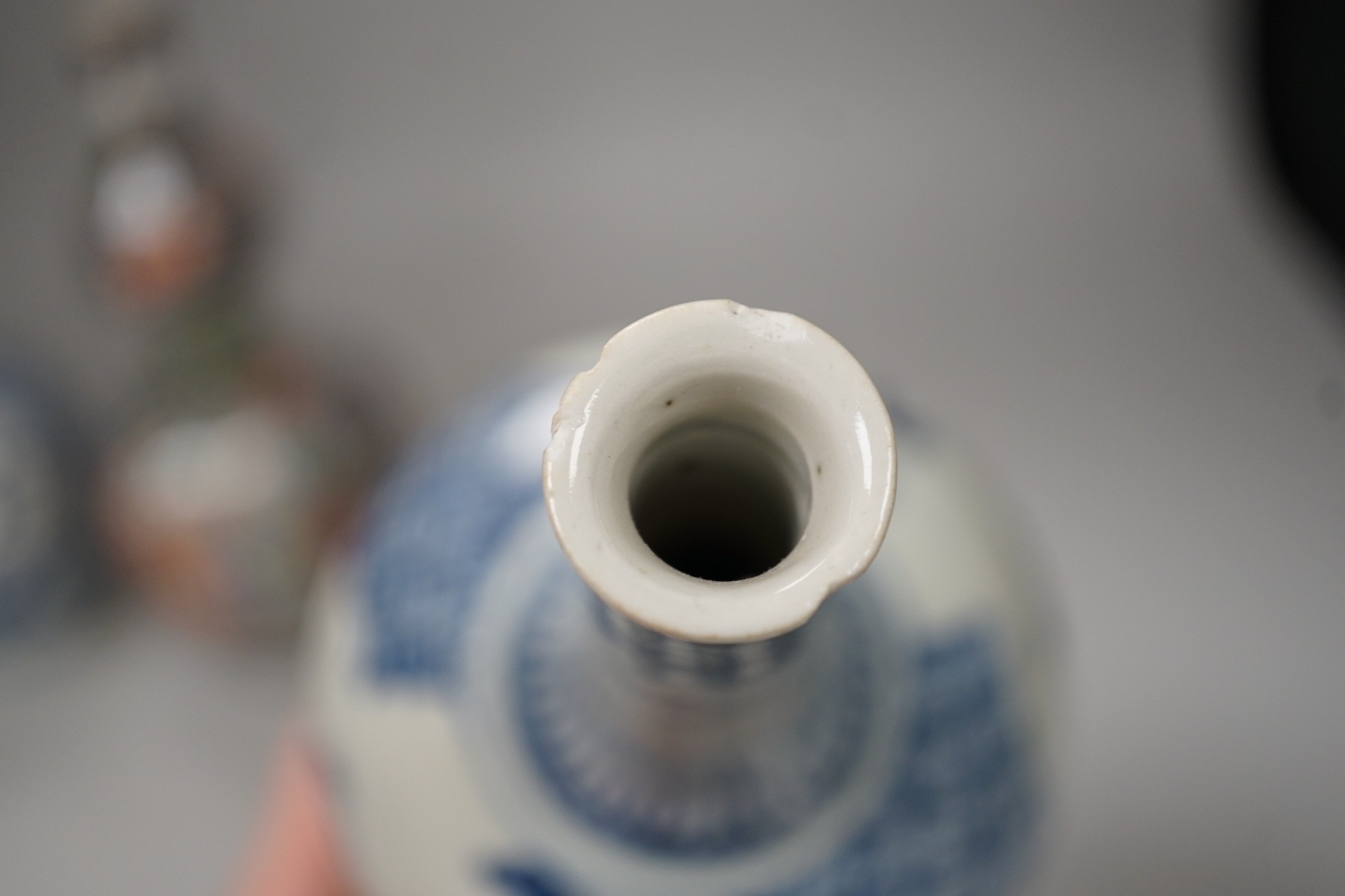 A Chinese famille verte octagonal double gourd vase, together with a pair of Chinese blue and white bottle vases, tallest 20cm